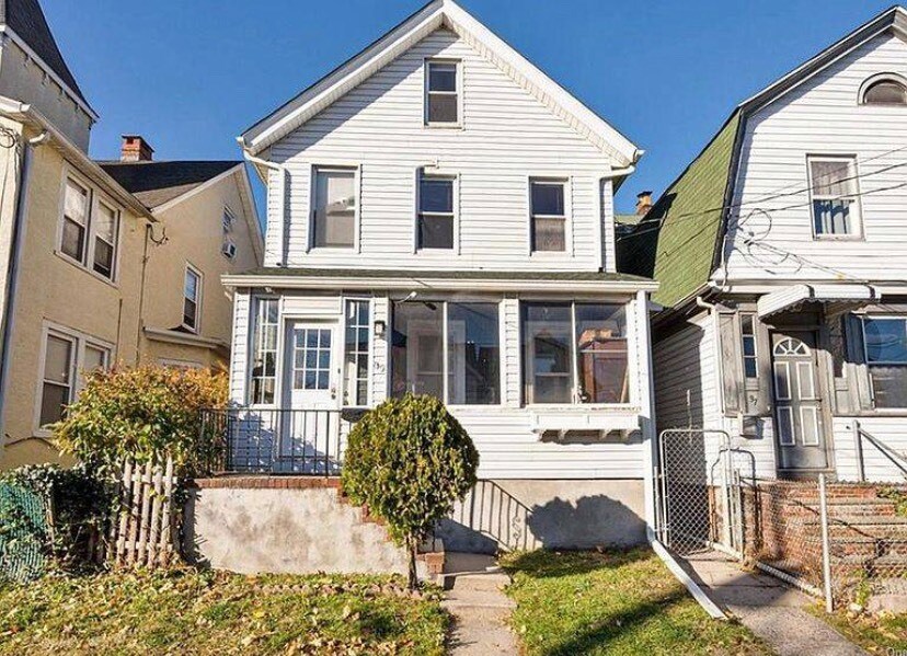 Primary Photo - 39 Grove Ave