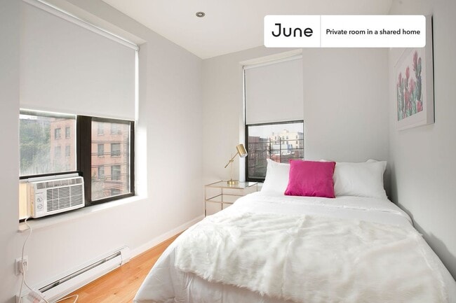 Private bedroom in 3 bed/1.5 bath Home - Private bedroom in 3 bed/1.5 bath Home