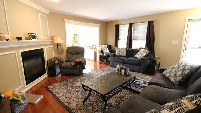 Foto del edificio - 641 Chickadee Dr