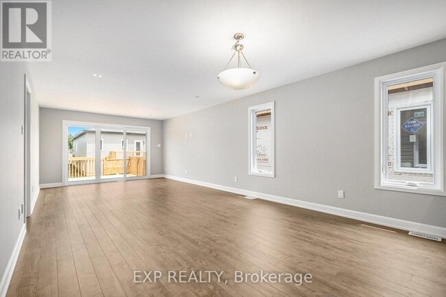 Building Photo - 1222 Montblanc Cres