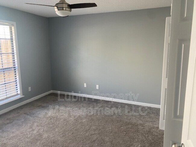 Foto del edificio - 6206 Summer Hills Cir