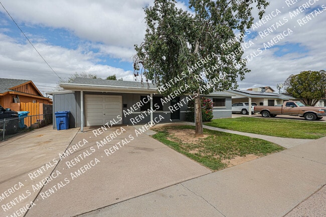 Building Photo - 12648 N 32nd Ave
