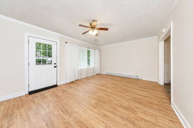 Building Photo - 104 Schenck Dr
