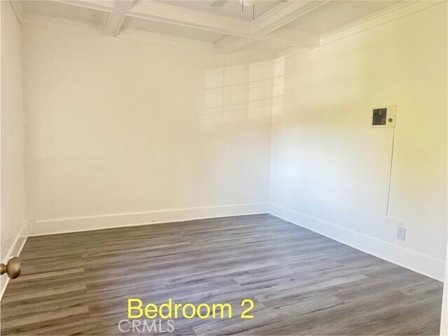 Foto del edificio - 206 W 52nd Pl