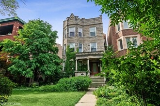Building Photo - 2751 W Logan Blvd
