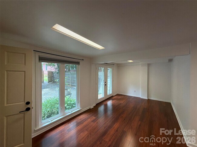 Foto del edificio - 213 S Summit Ave