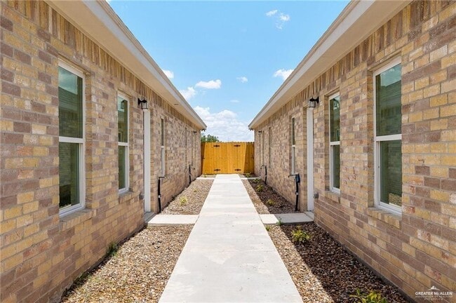 Foto del edificio - 10 Hiawatha Dr