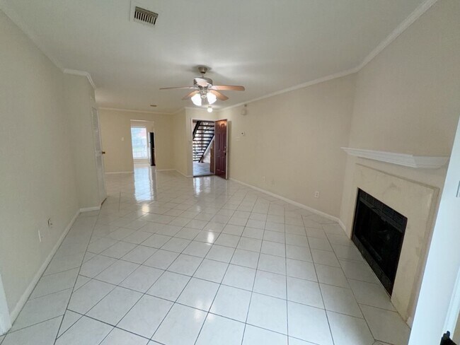 Building Photo - 6666 Harbor Town Dr