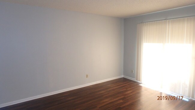 Building Photo - Milton Manor - 1 Bedroom / 1 Bath
