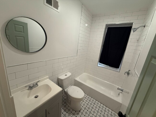 Foto del edificio - 4626 Westminster Ave