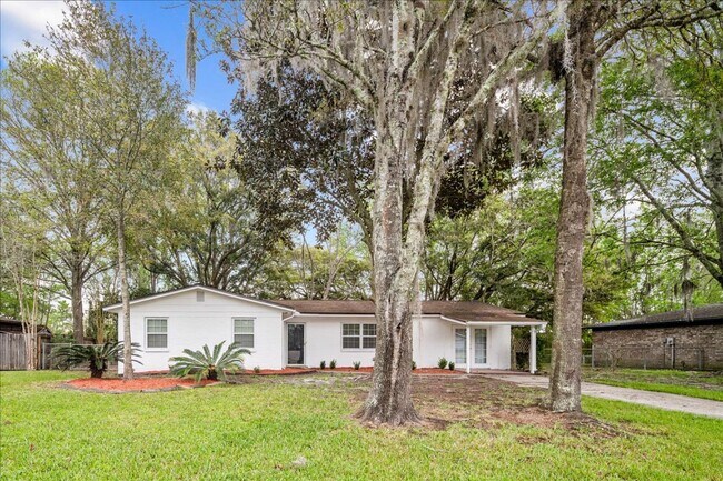 Foto del edificio - 3/2 with 1/1 In Law Suite in  Heritage Farms Orange Park South