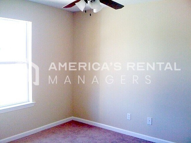 Foto del edificio - Great Home for Rent in Elrod!!! View with 48 Hours Notice!