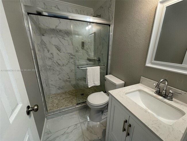 Foto del edificio - 2240 Simms St