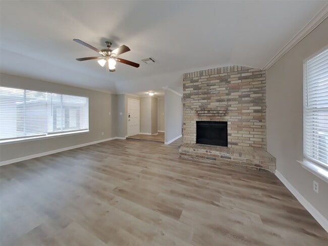 Building Photo - 17526 Jolly Boat Dr