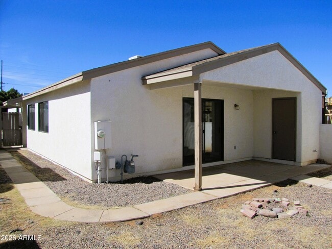 Foto del edificio - 725 S Vía Serena