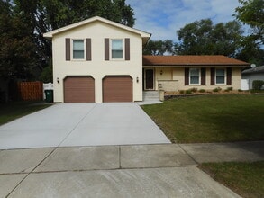 Building Photo - 207 Downing Dr
