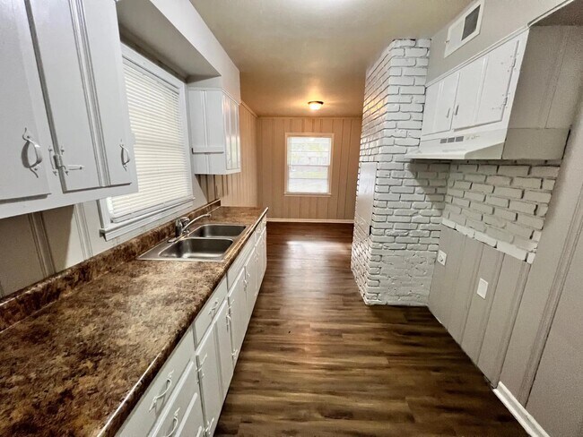 Foto del edificio - 4368 Gardenview Dr