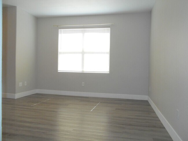 Building Photo - Amazing 3-Bedroom Condo in Las Vegas!