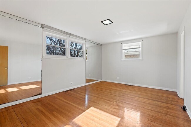 Building Photo - 8247 Kostner Ave