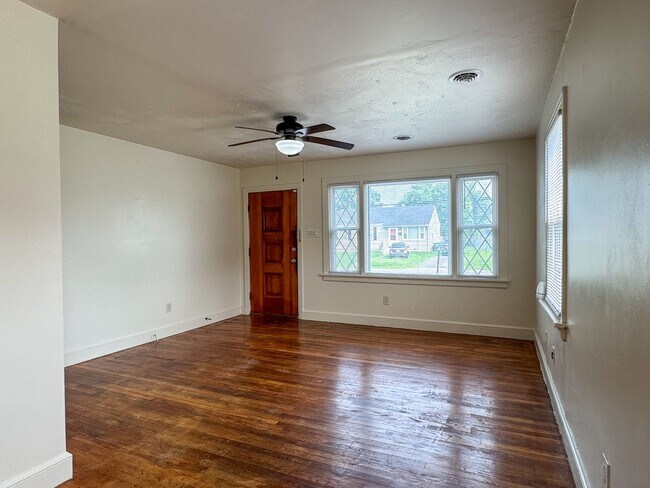 Building Photo - 1809 Geffert Dr