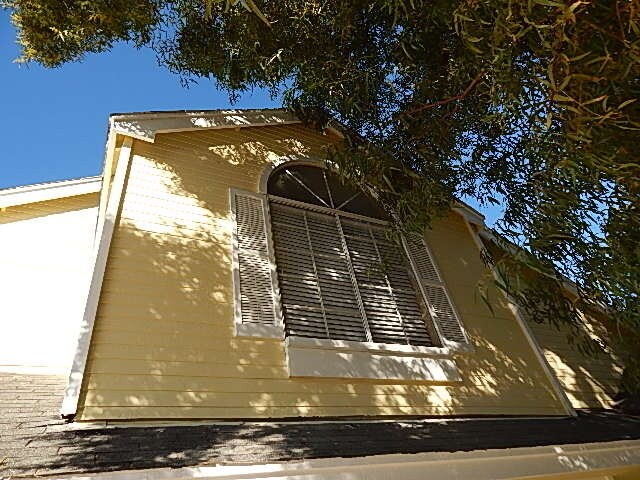 Building Photo - 441 S Maple