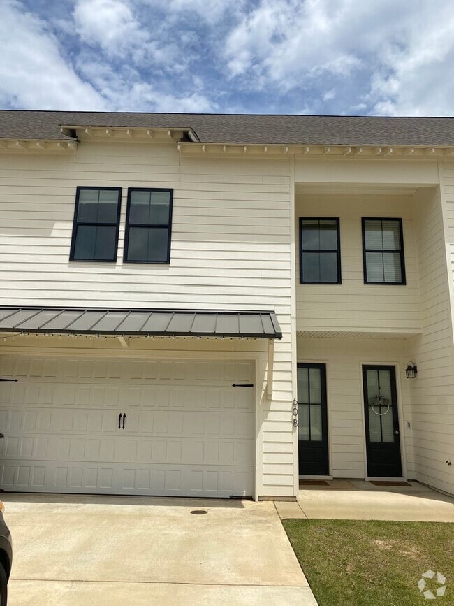 Building Photo - Owens Crossing Townhome