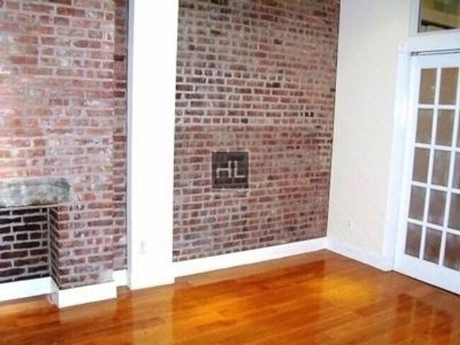 Foto del edificio - E 10TH ST.