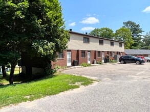 Building Photo - 156 Pinedale Ln