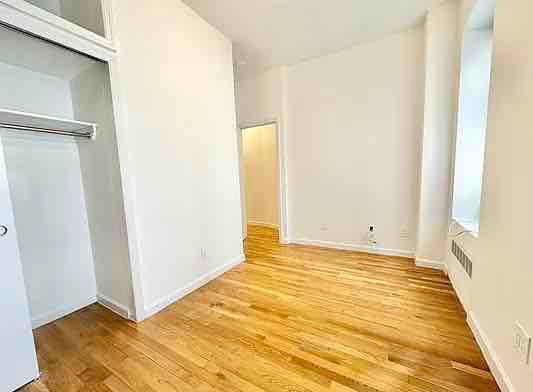 Building Photo - 200 E 58th St