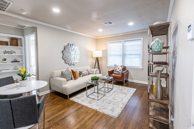 Foto del interior - 1408 S Quaker Ave