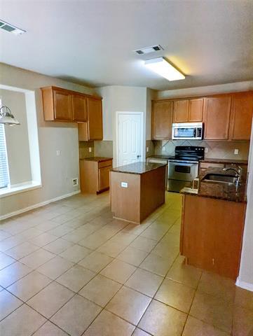 Building Photo - 2613 Navasota Dr