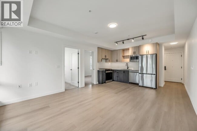 Building Photo - 2002 St George St