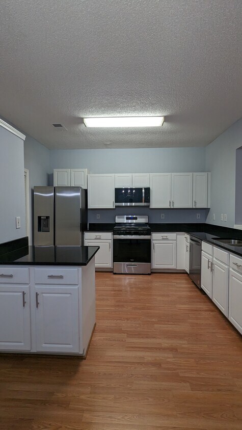 Primary Photo - 9155 Nesbit Ferry Rd