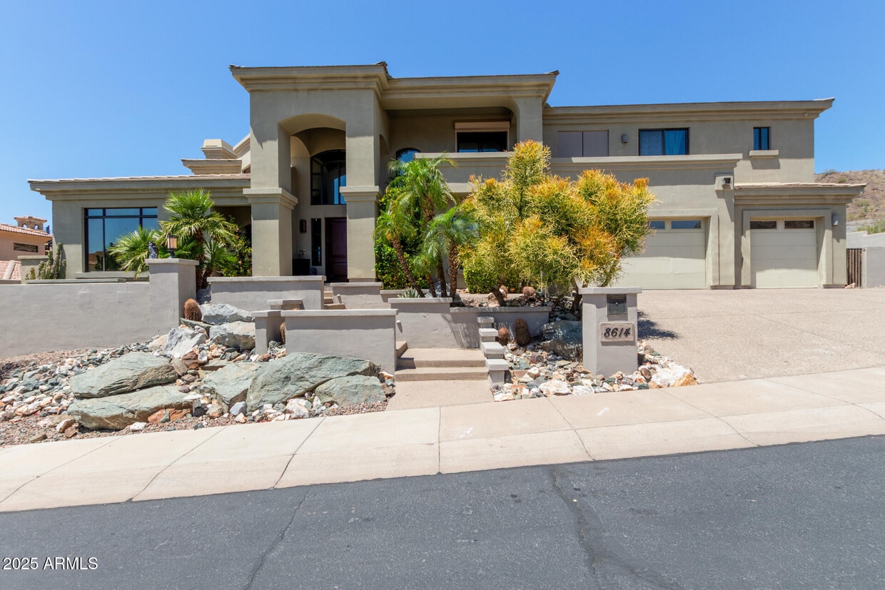 Primary Photo - 8614 N 17th Pl