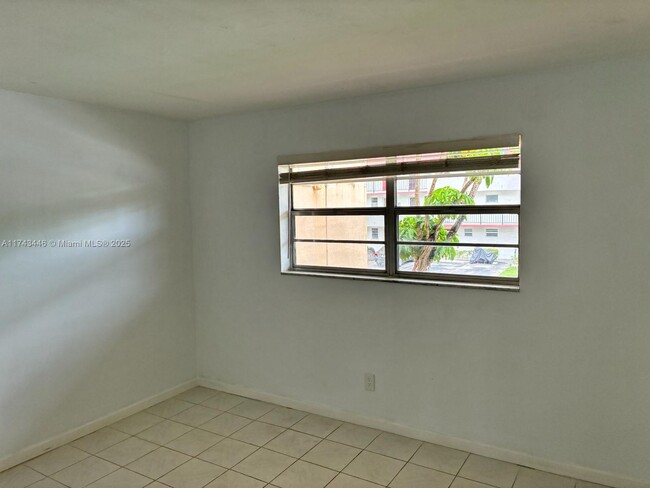 Foto del edificio - 1450 NE 191st St