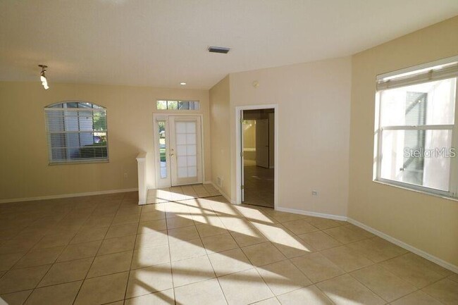 Building Photo - 11206 Primrose Cir