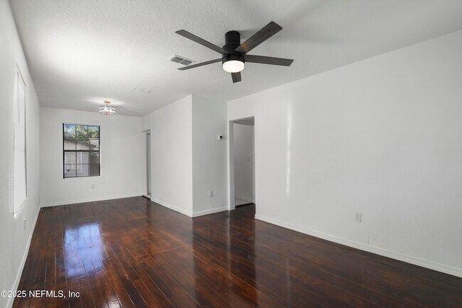 Foto del edificio - 5246 Sunderland Rd