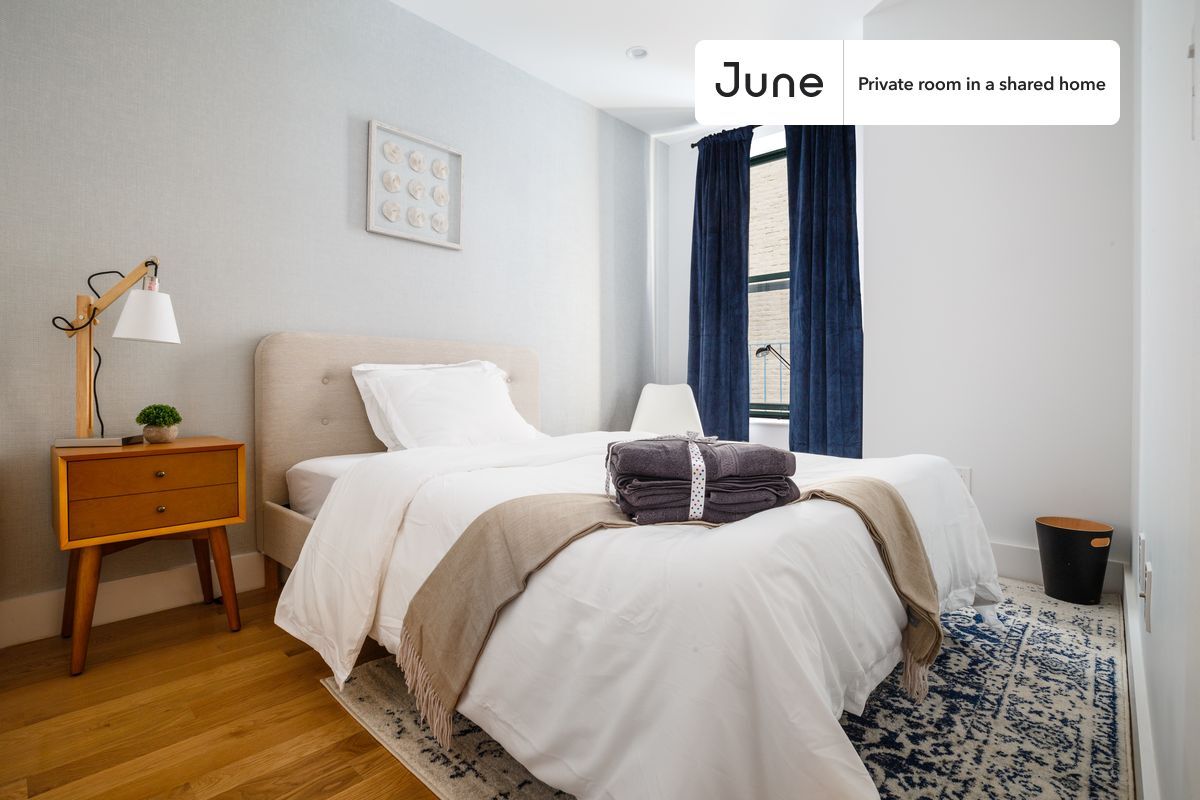 Room in Shared 4 bed/1.5 bath home - Room in Shared 4 bed/1.5 bath home