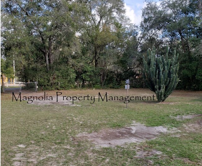 Building Photo - 3 bedroom 2 bathroom Double Wide Trailer