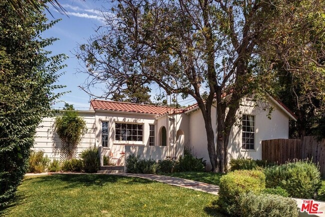Foto del edificio - 1410 Stanford Dr