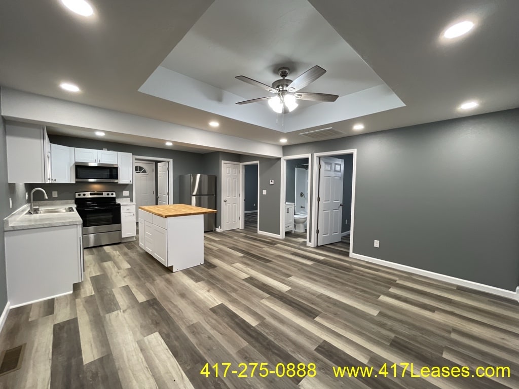 Primary Photo - 2126 N Park Ave