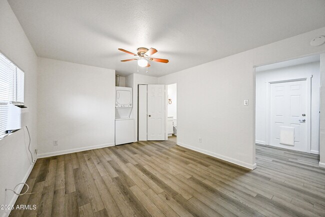 Foto del edificio - 1241 E McKinley St