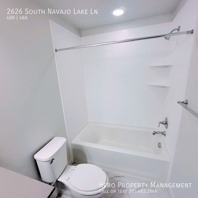 Building Photo - Fantastic GORGEOUS Townhome!