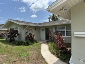 Building Photo - 1400 Viewtop Dr