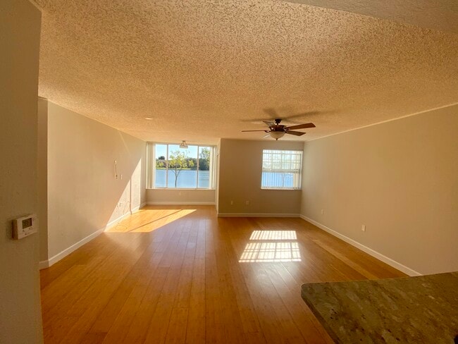 Building Photo - 2871 N Oakland Forest Dr