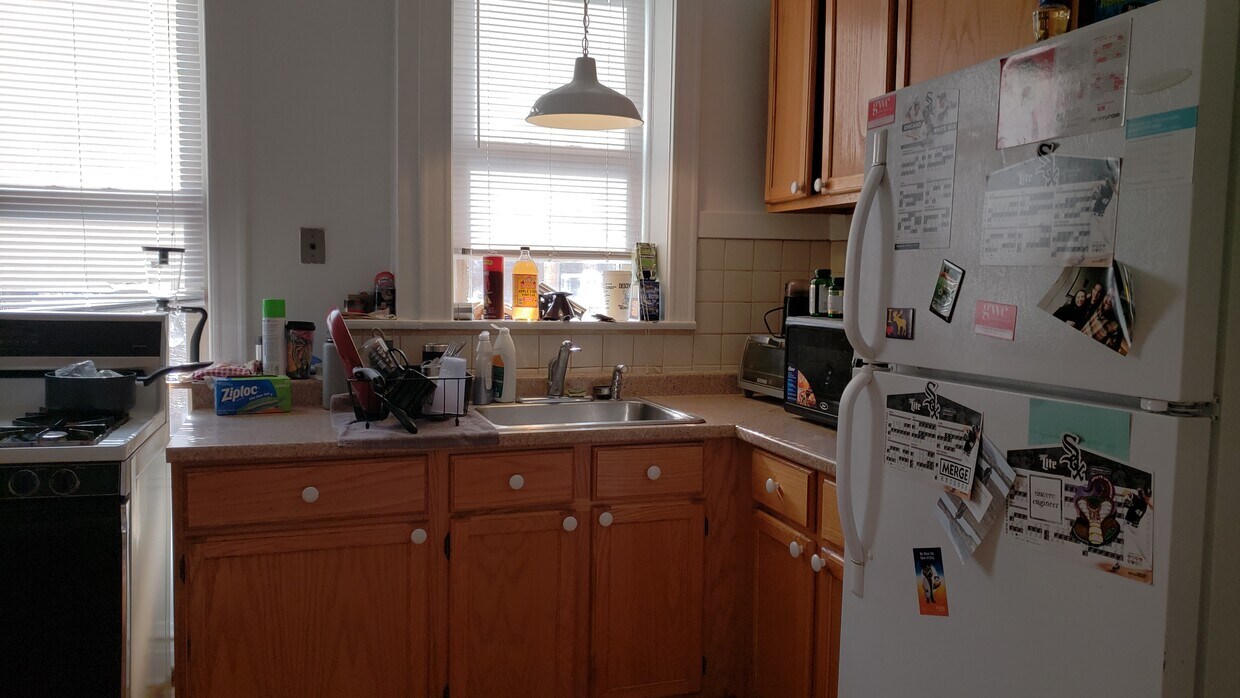 Primary Photo - 2948 W Diversey Ave