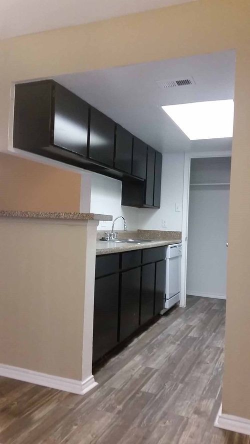 Foto del edificio - 502 Longhorn Blvd