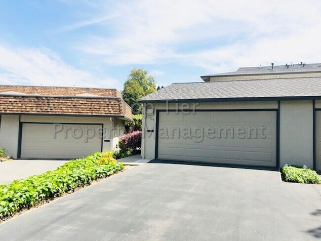 Photo - Very nice 2 Bed/ 1.5 Bath /1,263 Sqft Waln... Townhome