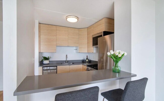 Foto del edificio - 1155 Warburton Ave