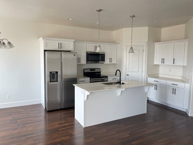 Building Photo - 4372 W Hemsley Ln
